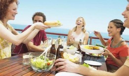 娱乐吃瓜酱的作品过年,盘点2024年春节热门吃瓜事件